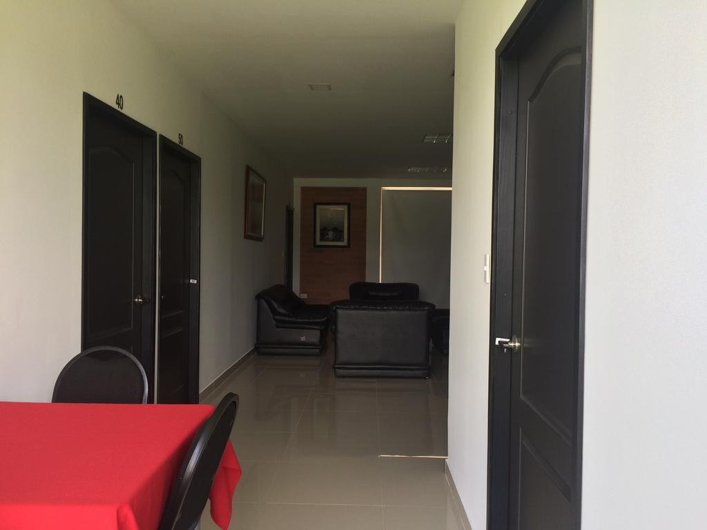 Hostal La Sultana Санта-Роса-де-Кабаль Экстерьер фото