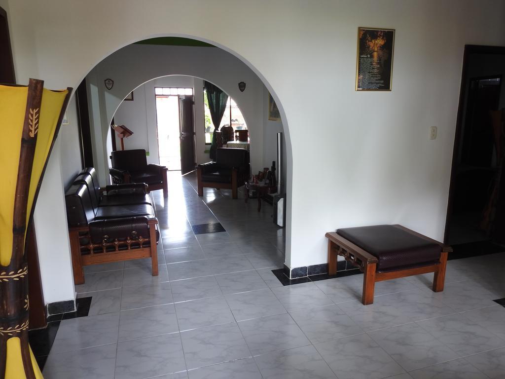 Hostal La Sultana Санта-Роса-де-Кабаль Экстерьер фото