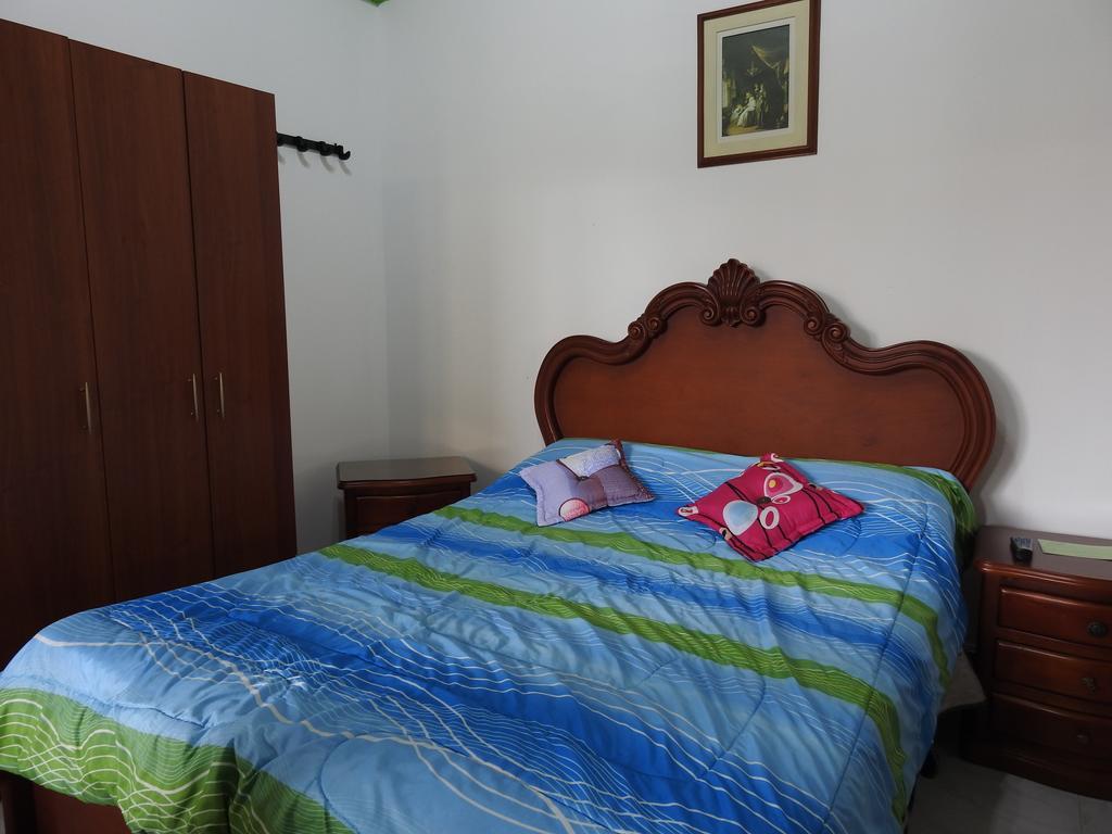 Hostal La Sultana Санта-Роса-де-Кабаль Экстерьер фото