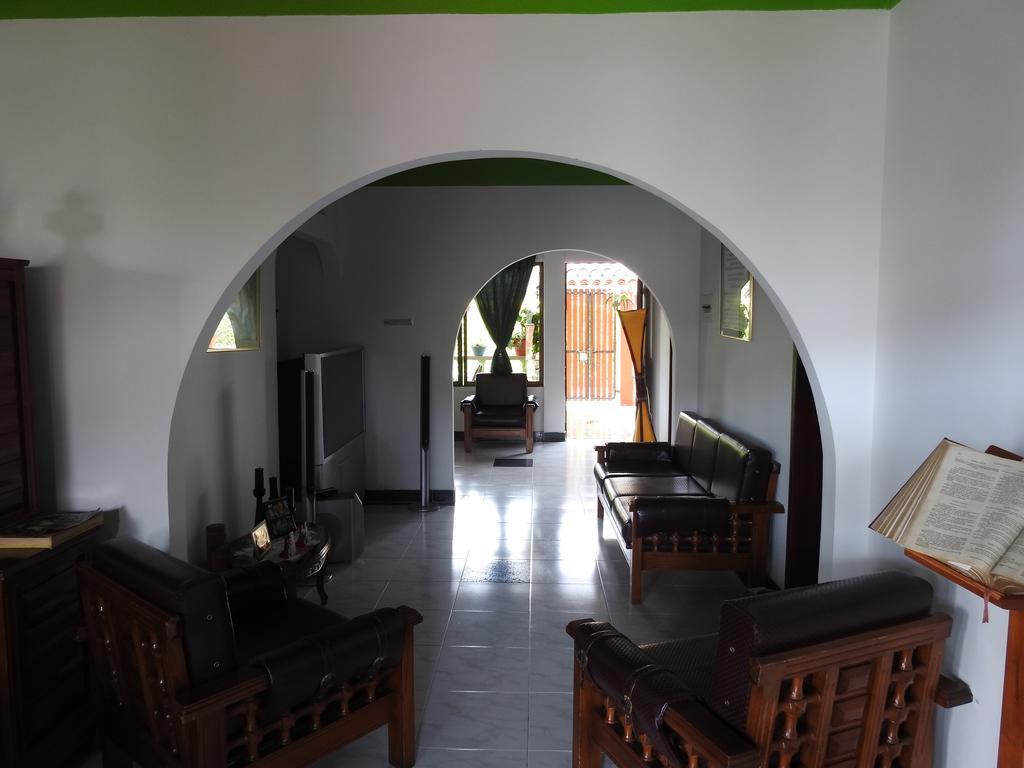 Hostal La Sultana Санта-Роса-де-Кабаль Экстерьер фото