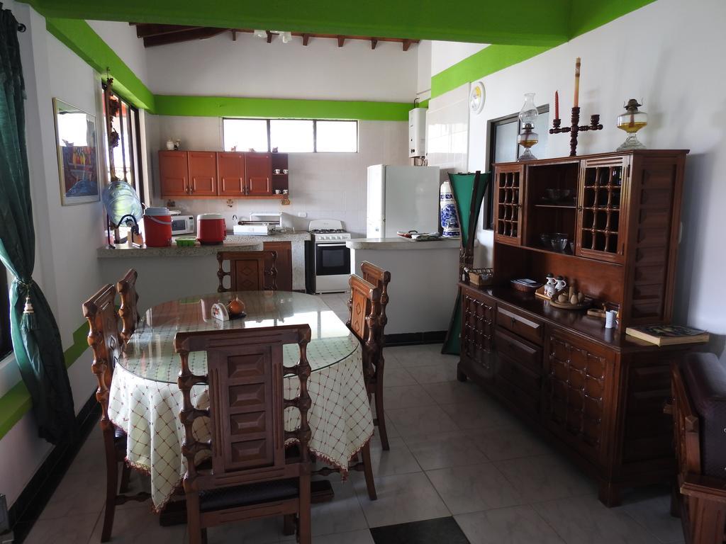 Hostal La Sultana Санта-Роса-де-Кабаль Экстерьер фото