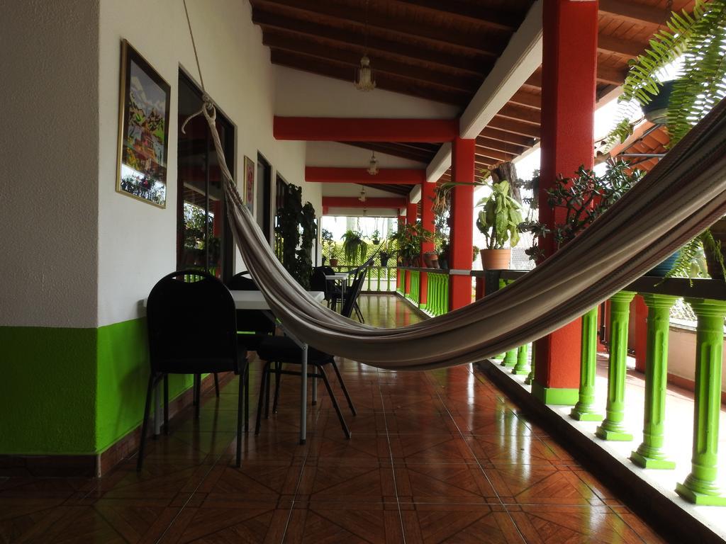 Hostal La Sultana Санта-Роса-де-Кабаль Экстерьер фото